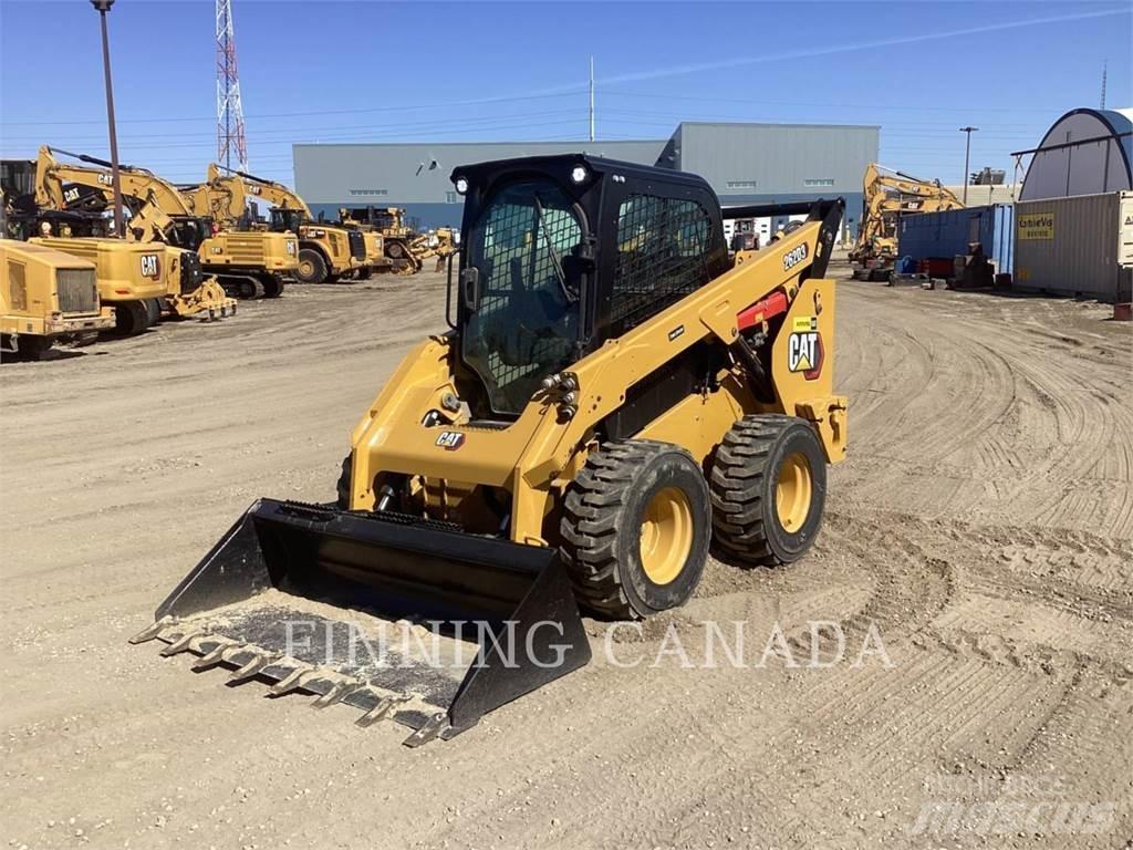 CAT 262D3 スキッドステアローダー