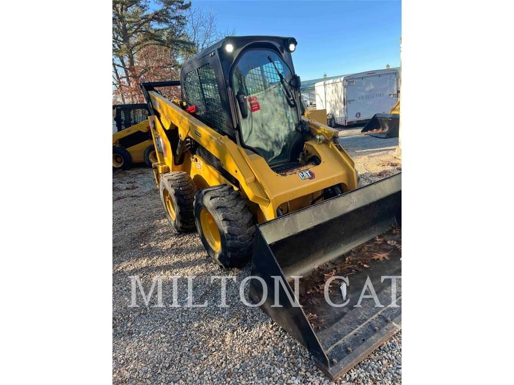 CAT 262D3 スキッドステアローダー