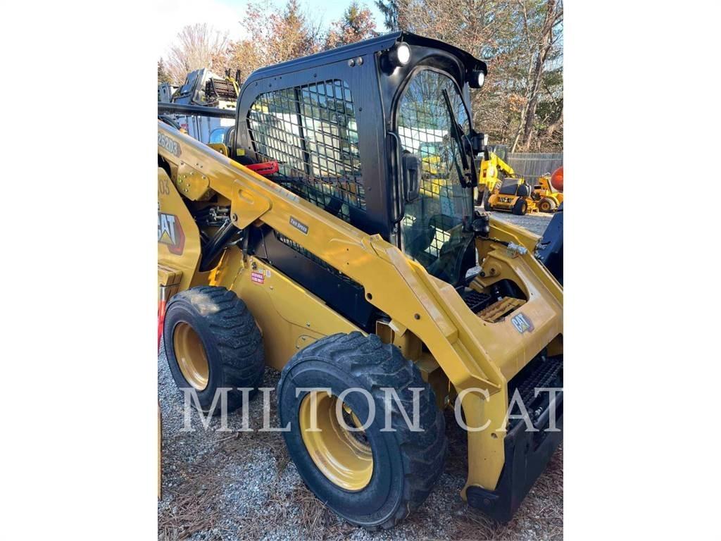 CAT 262D3 スキッドステアローダー