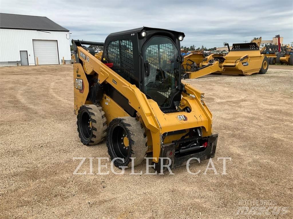 CAT 262D3 スキッドステアローダー