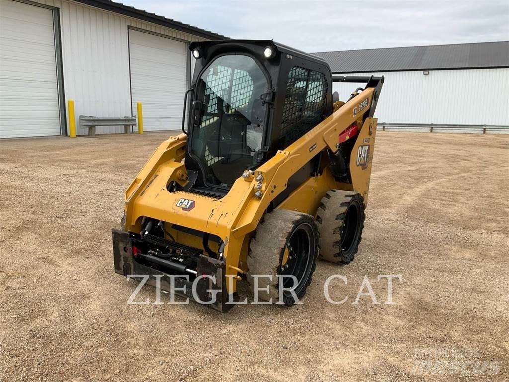CAT 262D3 スキッドステアローダー