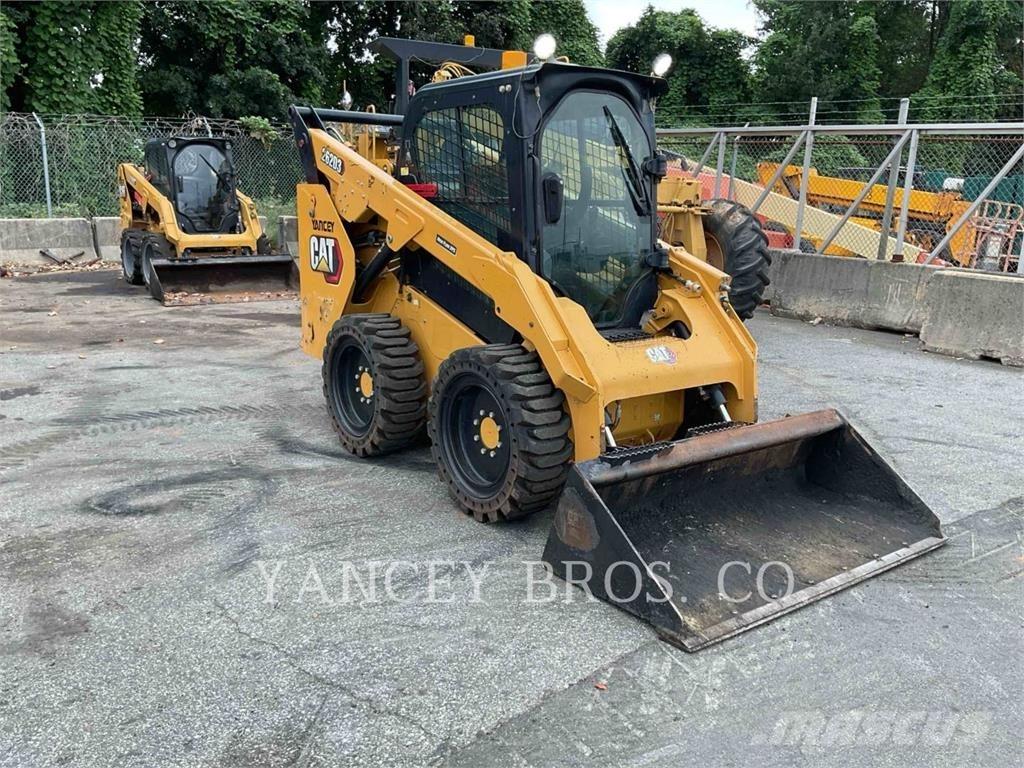 CAT 262D3 スキッドステアローダー