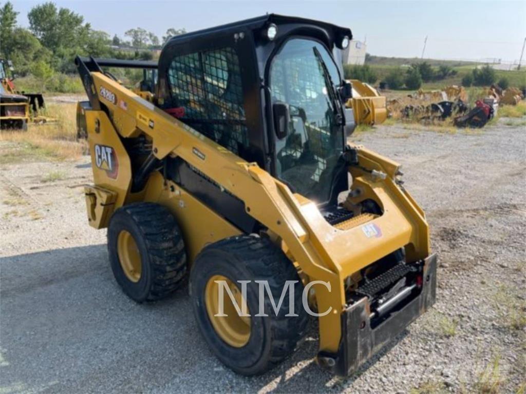 CAT 262D3 スキッドステアローダー
