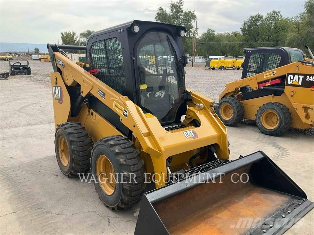 CAT 262D3 スキッドステアローダー