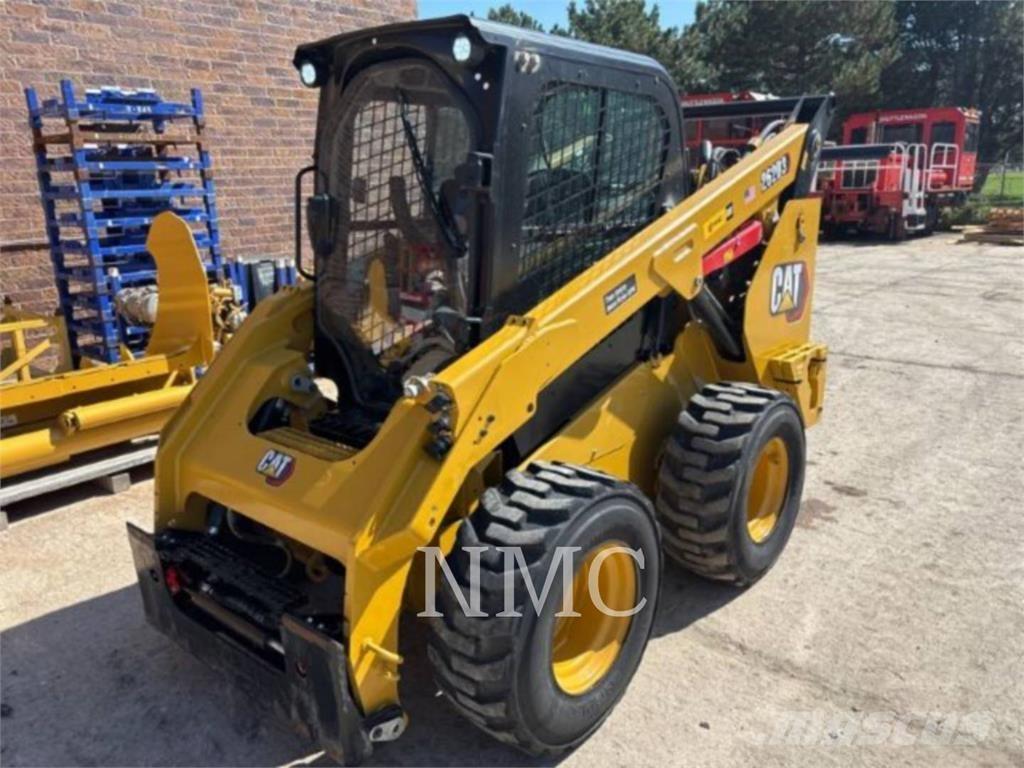 CAT 262D3 スキッドステアローダー