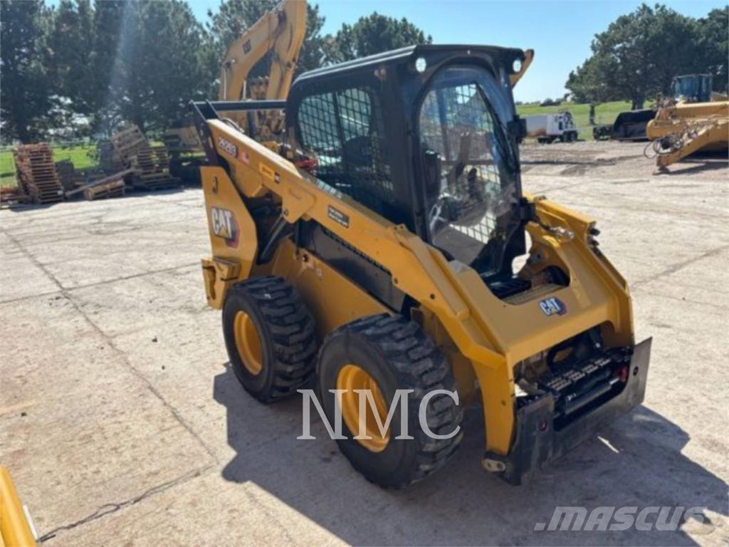 CAT 262D3 スキッドステアローダー