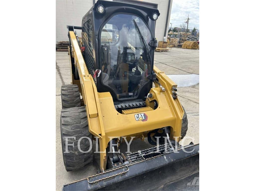 CAT 262D3 スキッドステアローダー