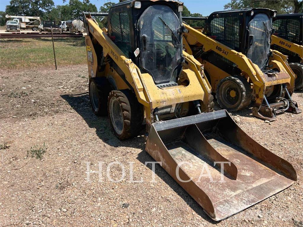 CAT 262D3 スキッドステアローダー