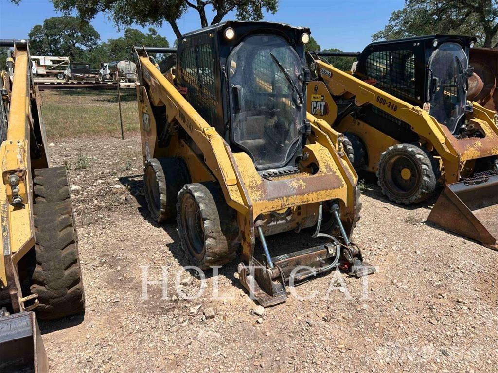 CAT 262D3 スキッドステアローダー