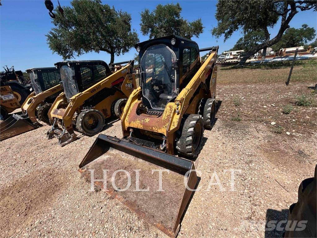 CAT 262D3 スキッドステアローダー