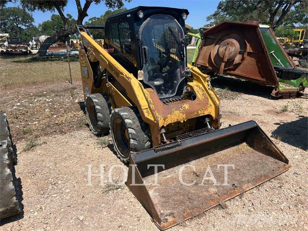 CAT 262D3 スキッドステアローダー