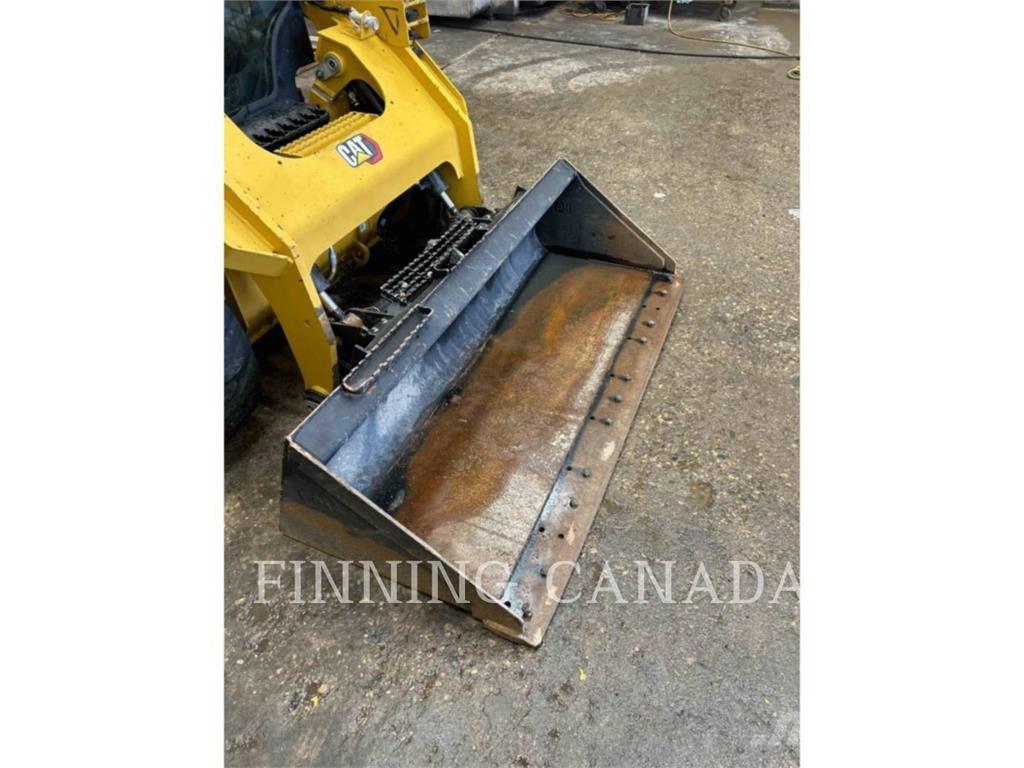 CAT 262D3 スキッドステアローダー