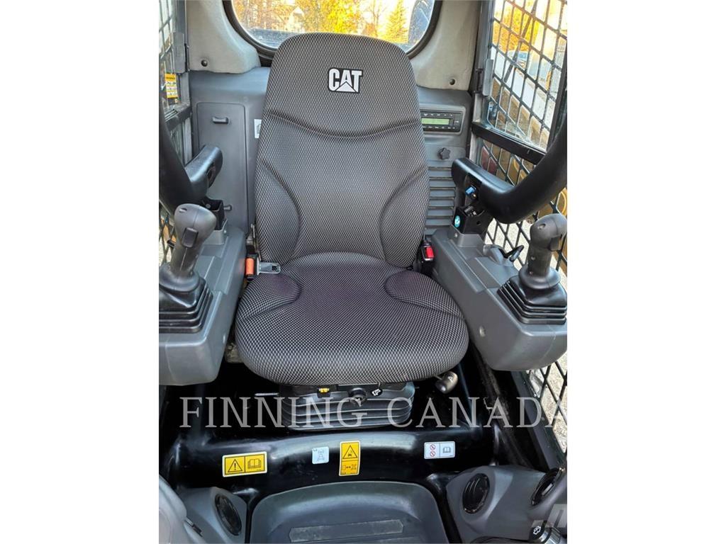 CAT 262D3 スキッドステアローダー