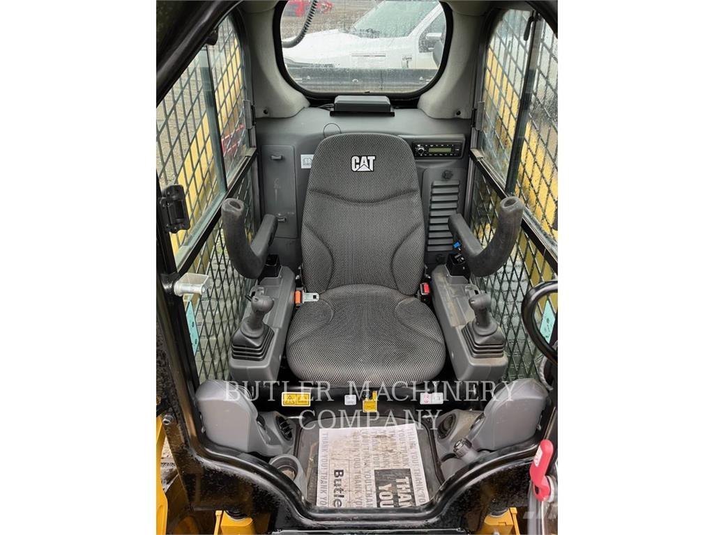 CAT 262D3 C3H2 スキッドステアローダー