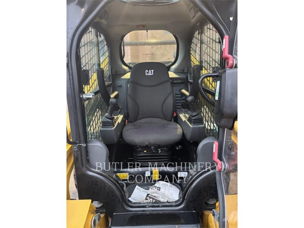 CAT 262D3 C3H2 スキッドステアローダー