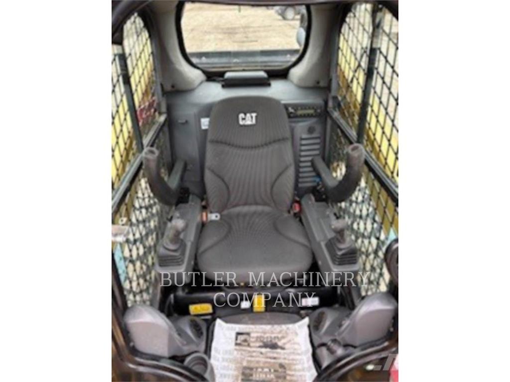 CAT 262D3 C3H2 スキッドステアローダー