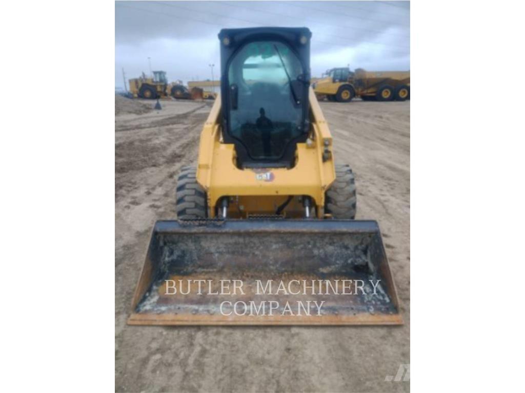 CAT 262D3 C3H3 スキッドステアローダー