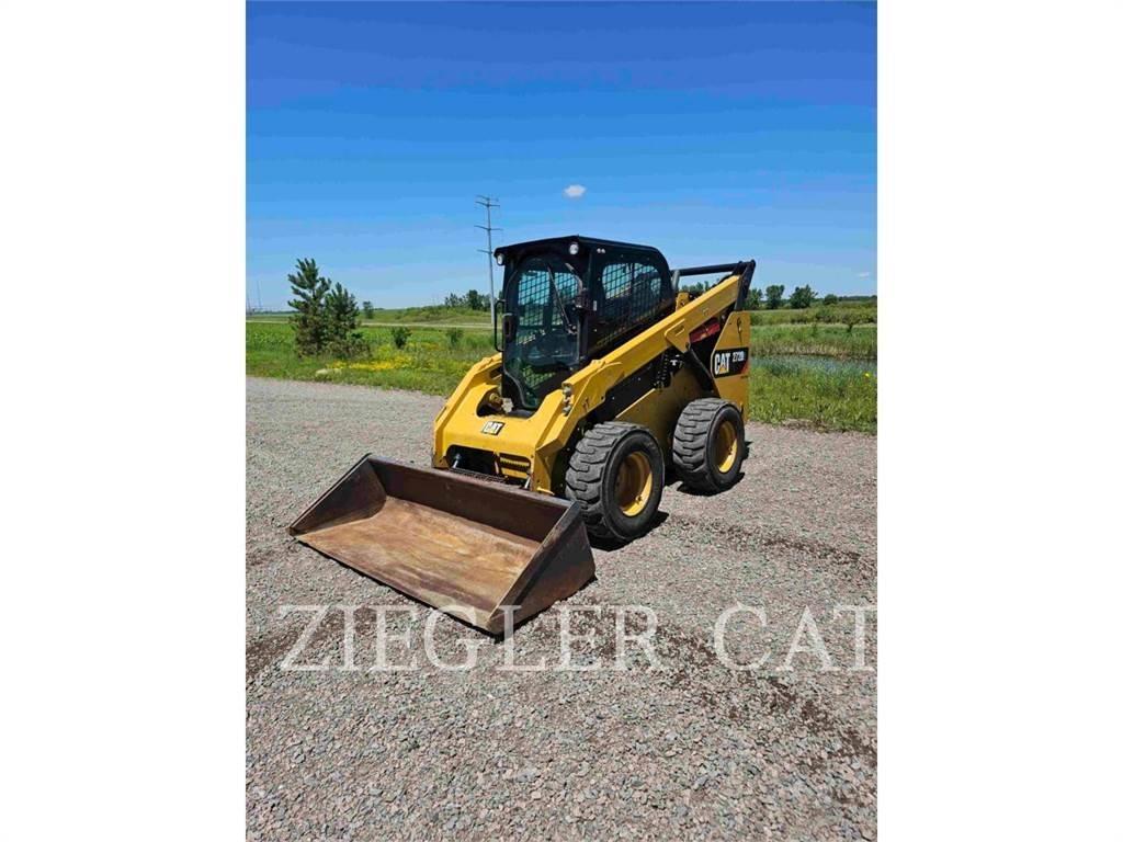 CAT 272D2 スキッドステアローダー