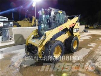 CAT 272D2 XHP スキッドステアローダー