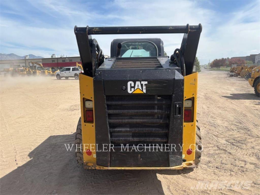CAT 272D2C3XHP スキッドステアローダー