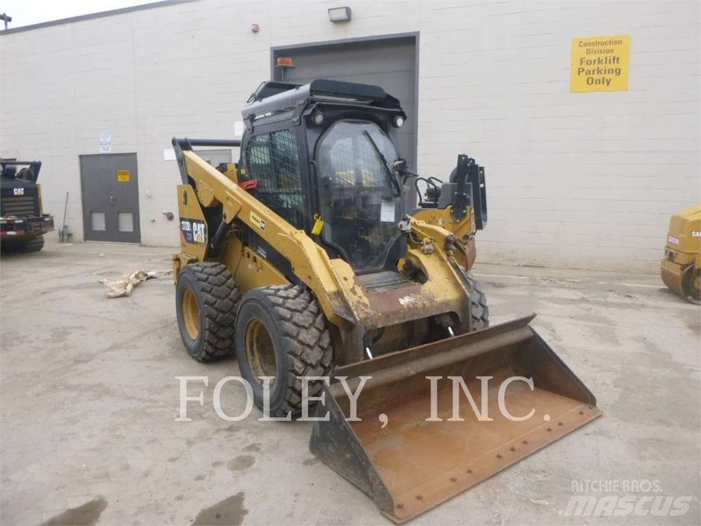 CAT 272D2XHP スキッドステアローダー