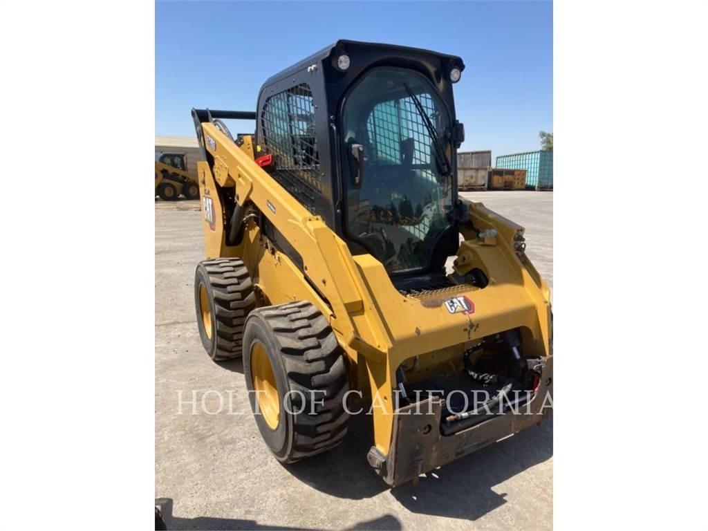 CAT 272D3 スキッドステアローダー