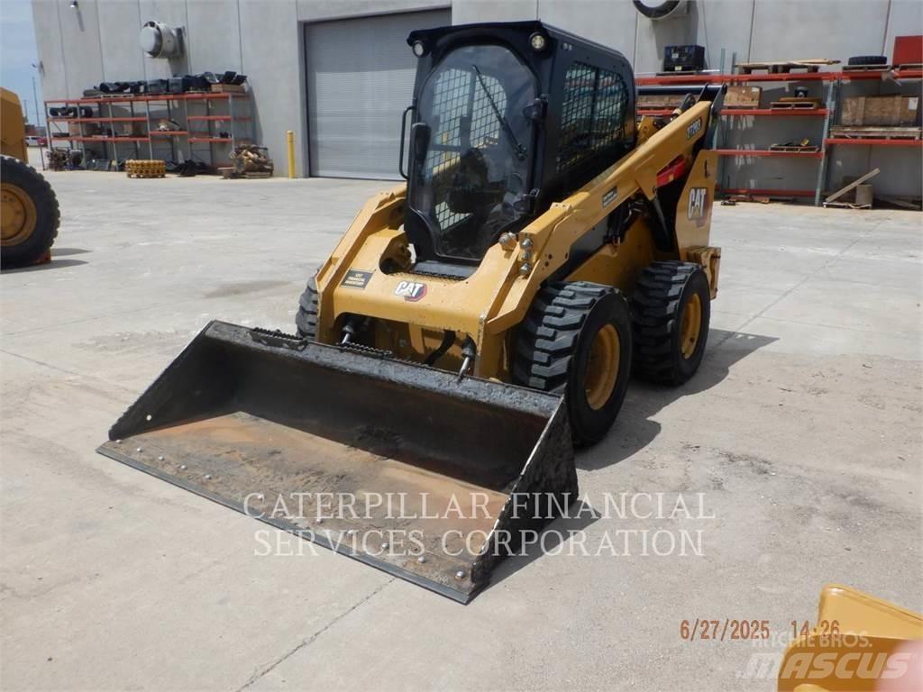 CAT 272D3 スキッドステアローダー
