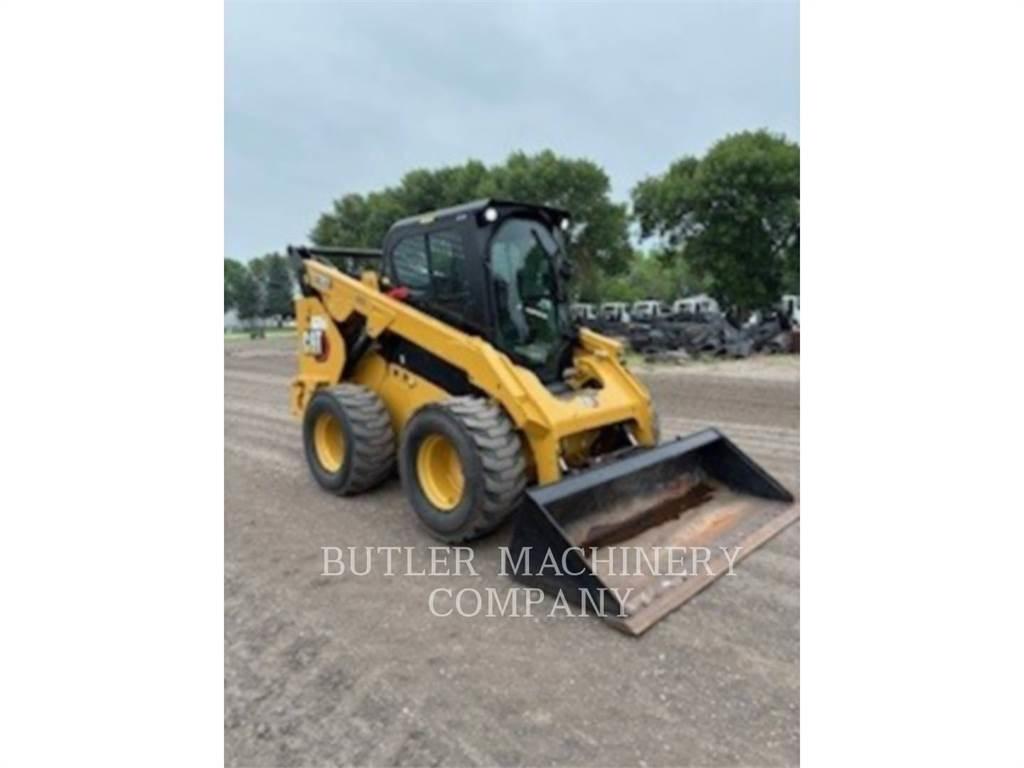 CAT 272D3 スキッドステアローダー