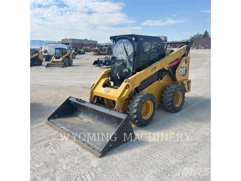 CAT 272D3 スキッドステアローダー