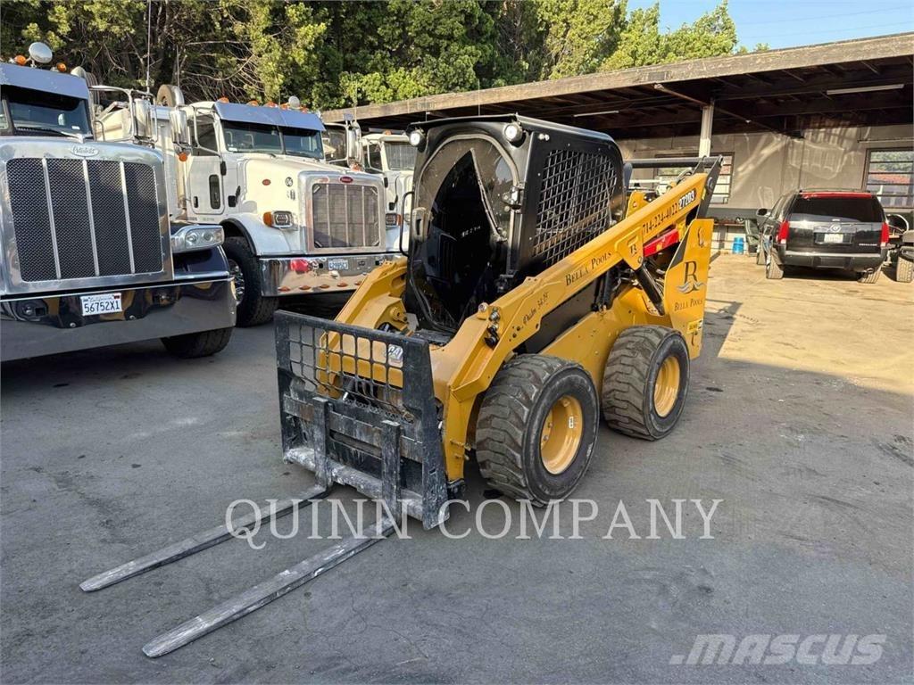 CAT 272D3 スキッドステアローダー