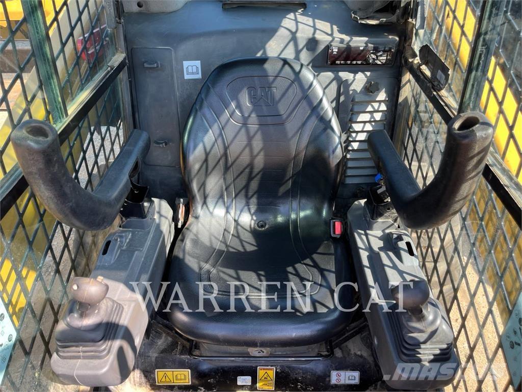 CAT 272D3 C3H1 スキッドステアローダー