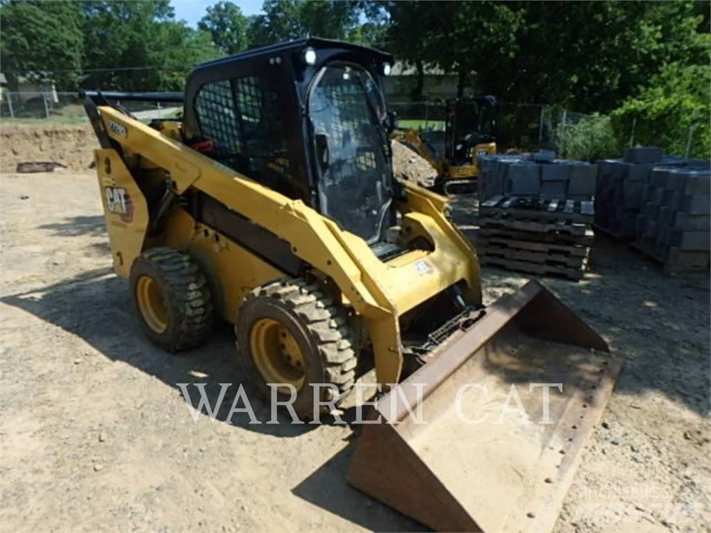 CAT 272D3 C3H1 スキッドステアローダー