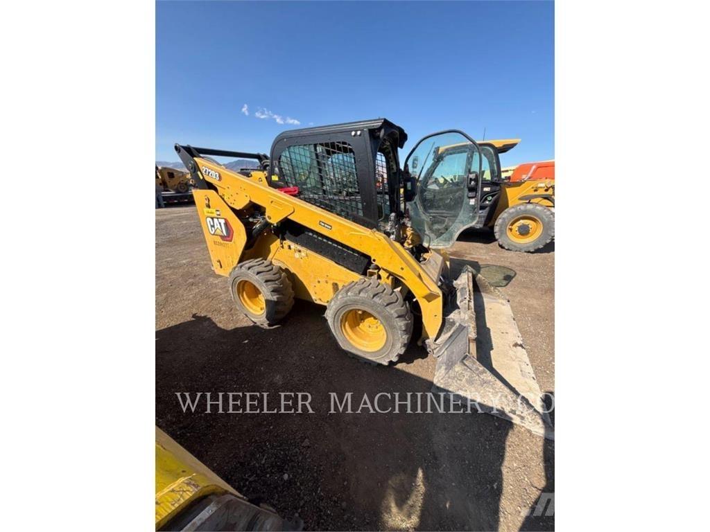 CAT 272D3 C3H2 スキッドステアローダー
