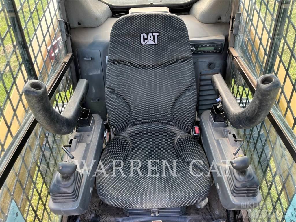 CAT 272D3 C3H3 スキッドステアローダー