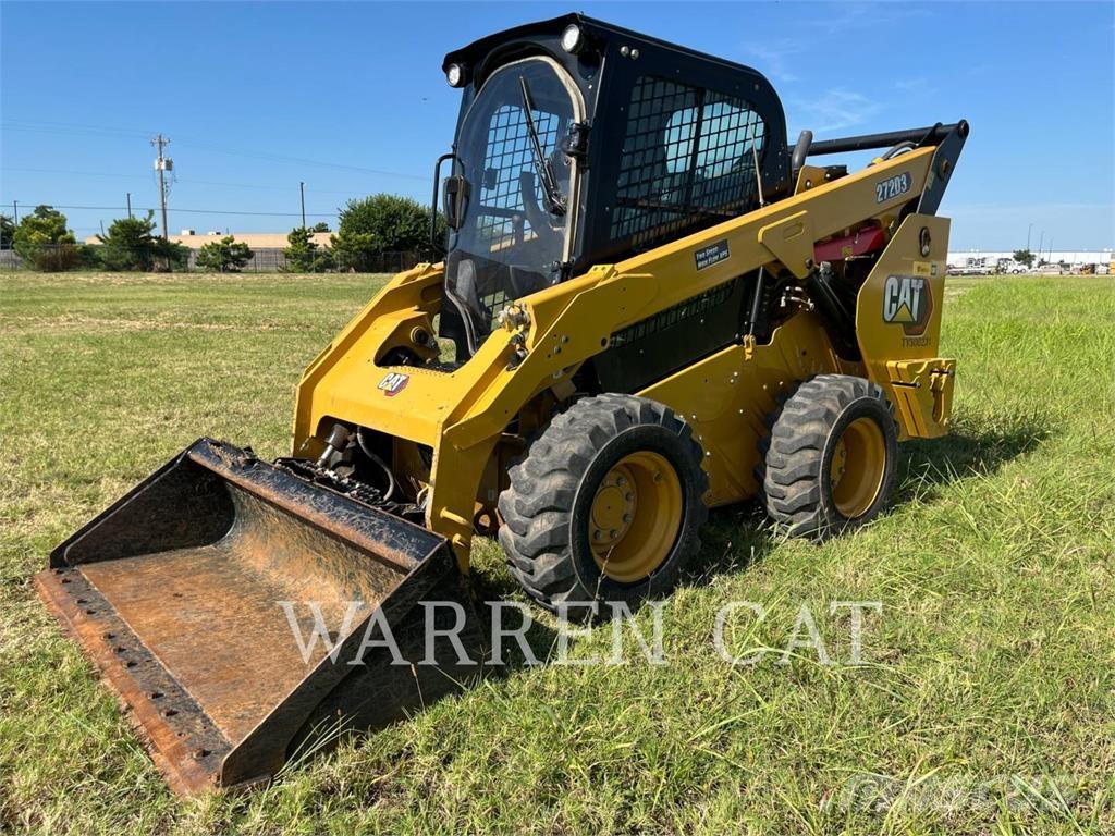 CAT 272D3 C3H3 スキッドステアローダー
