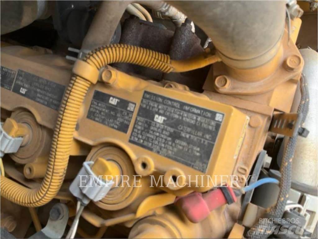 CAT 279D XPS スキッドステアローダー