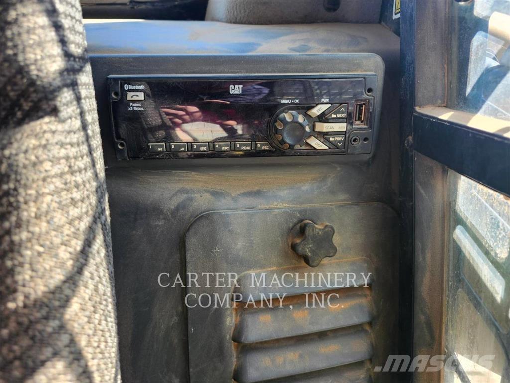 CAT 299D2 スキッドステアローダー