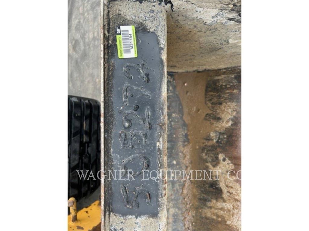 CAT 299D2 クローラーローダー