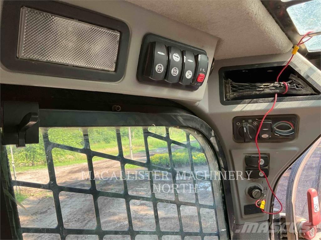 CAT 299D2 AHQ スキッドステアローダー