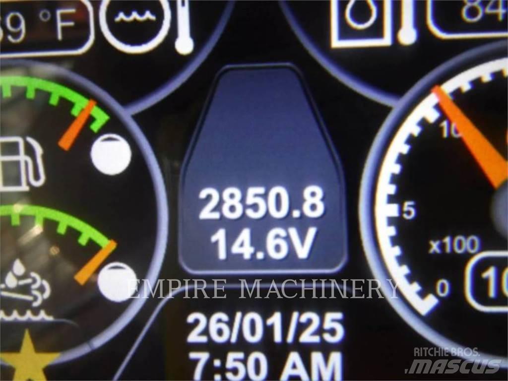 CAT 299D2 CA スキッドステアローダー