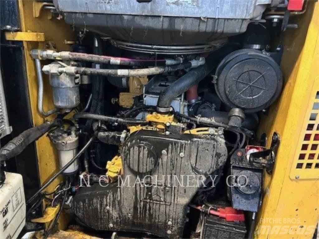 CAT 299D2 XHP スキッドステアローダー