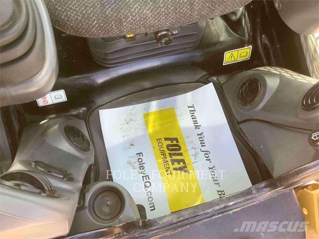 CAT 299D2XHP スキッドステアローダー