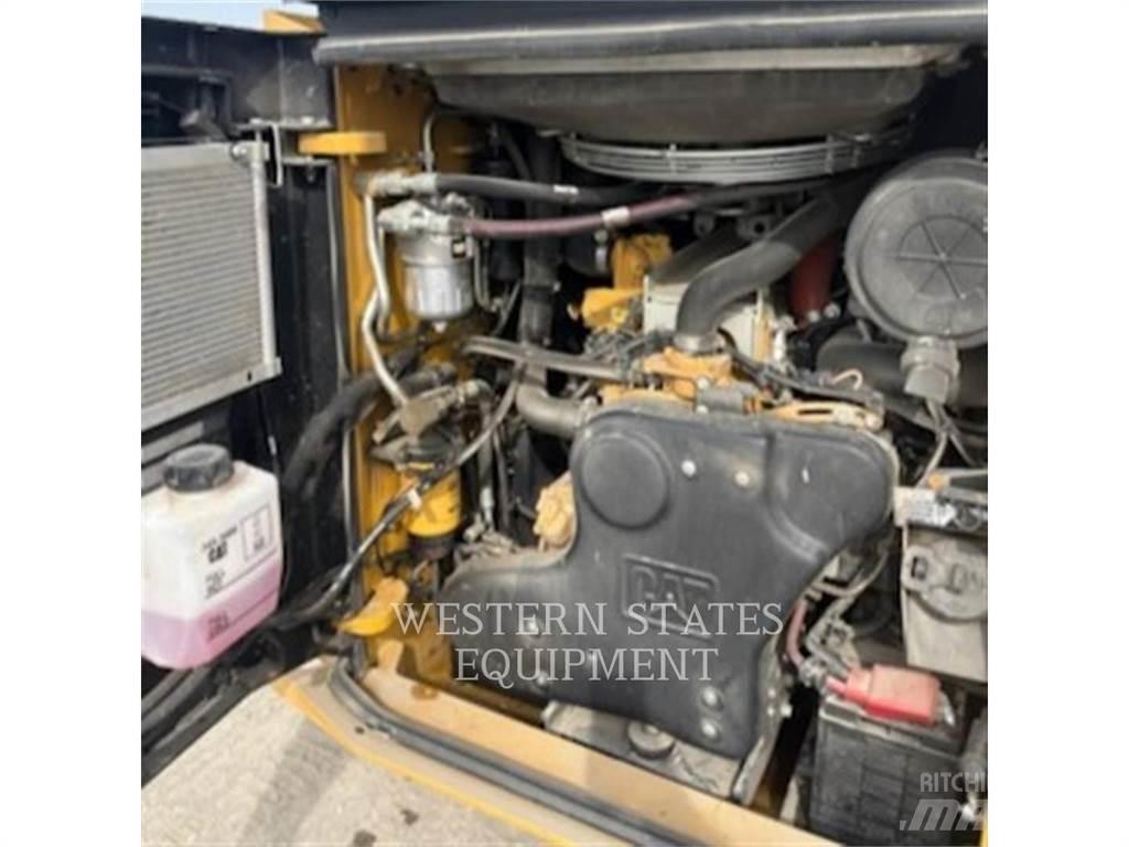 CAT 299D3 スキッドステアローダー