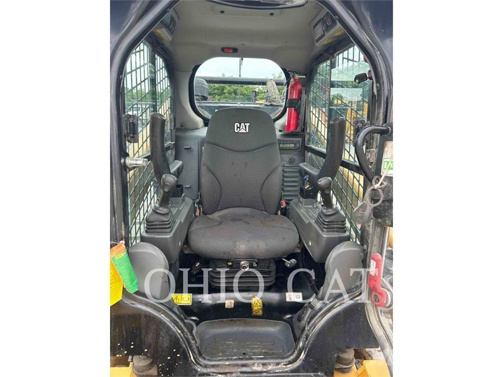 CAT 299D3XE スキッドステアローダー