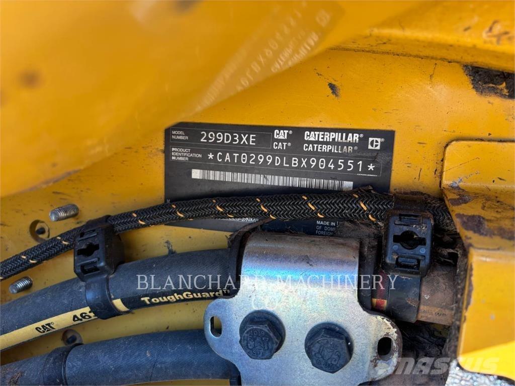 CAT 299D3XE クローラーローダー