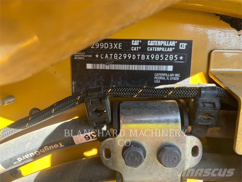 CAT 299D3XE クローラーローダー