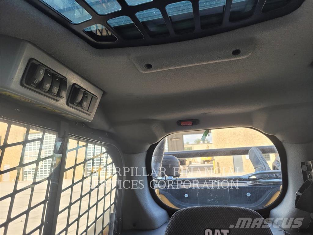 CAT 299D3XE クローラーローダー