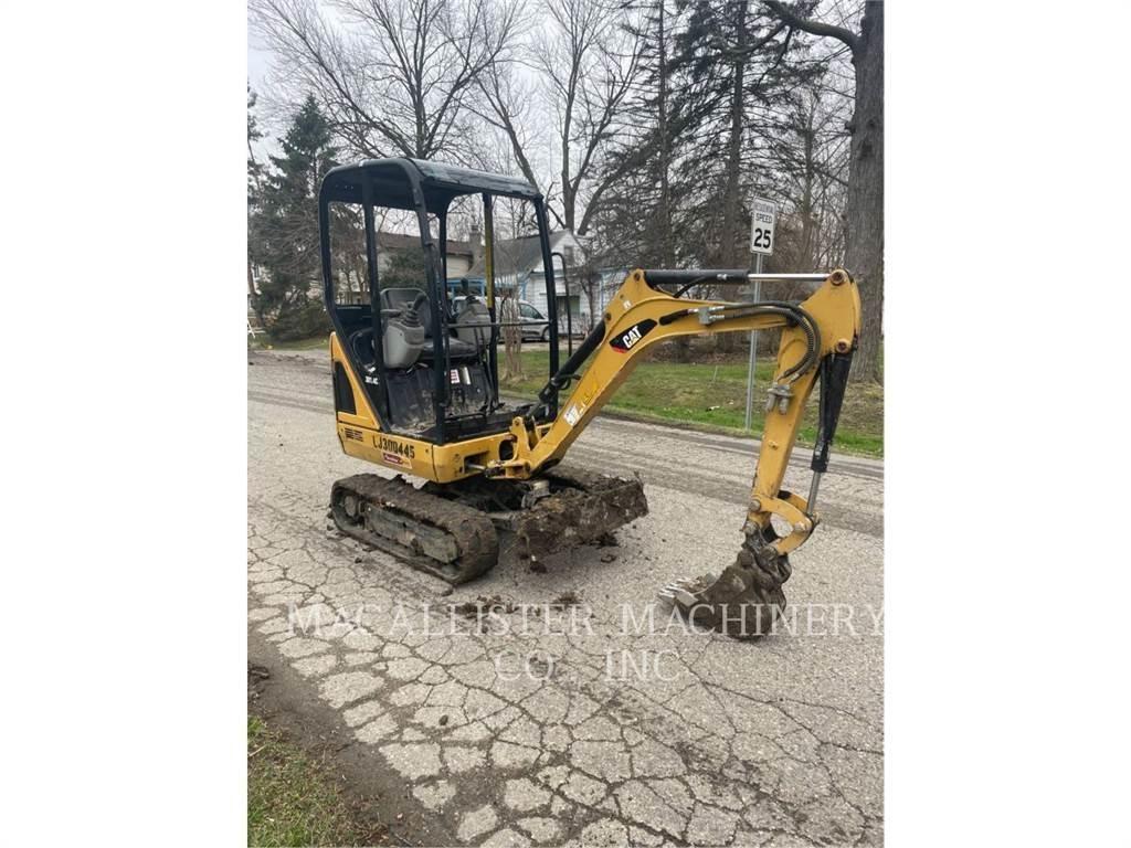 CAT 301.4C 大型油圧ショベル12t以上（パワーショベル・ユンボ）