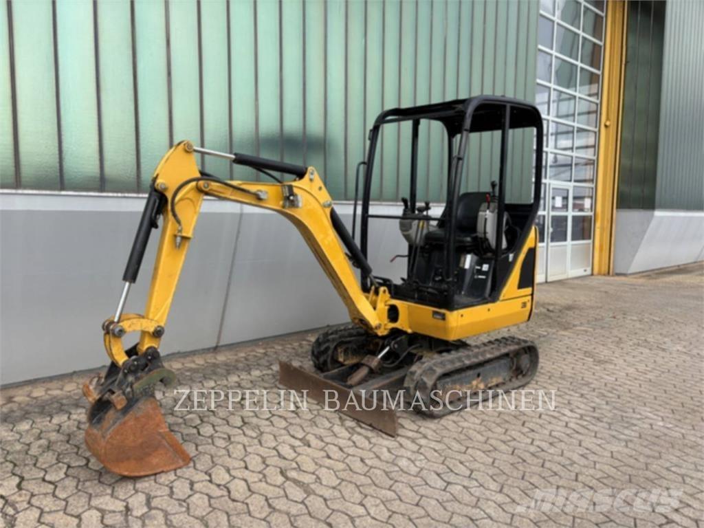 CAT 301.4C 大型油圧ショベル12t以上（パワーショベル・ユンボ）