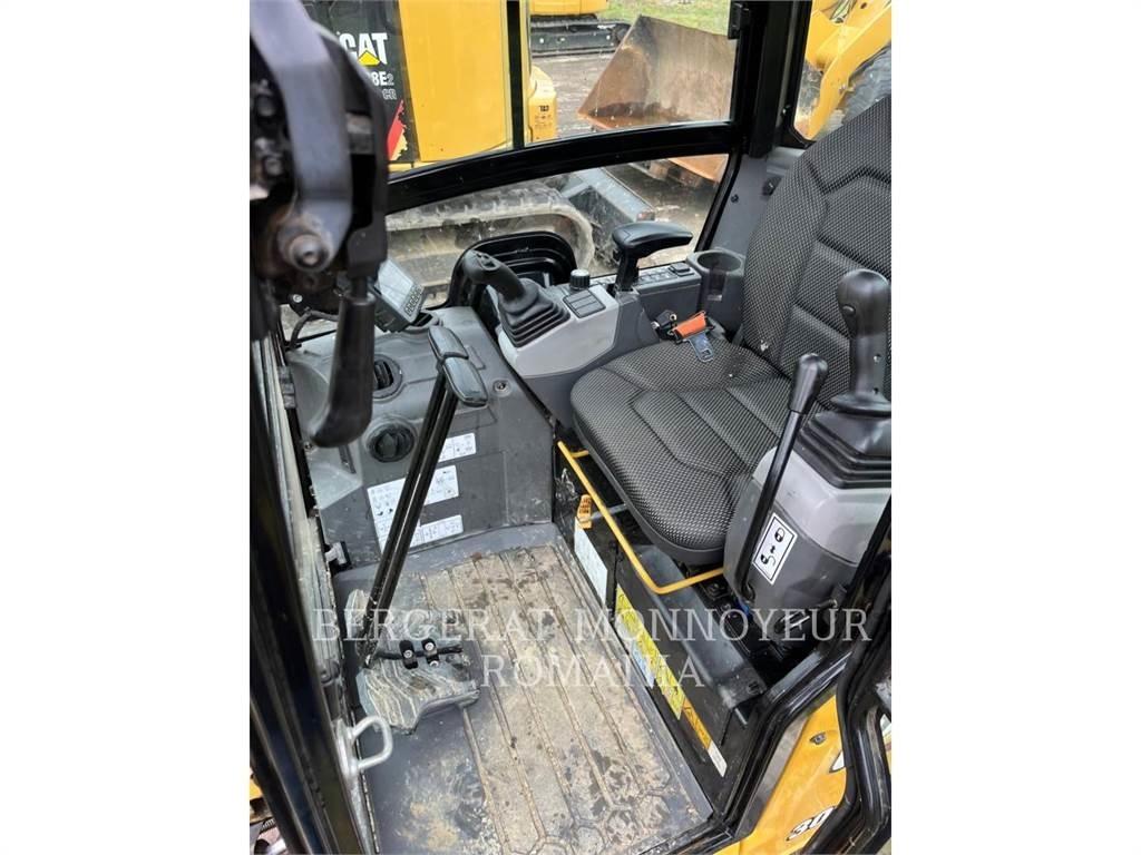 CAT 301.6-05 大型油圧ショベル12t以上（パワーショベル・ユンボ）